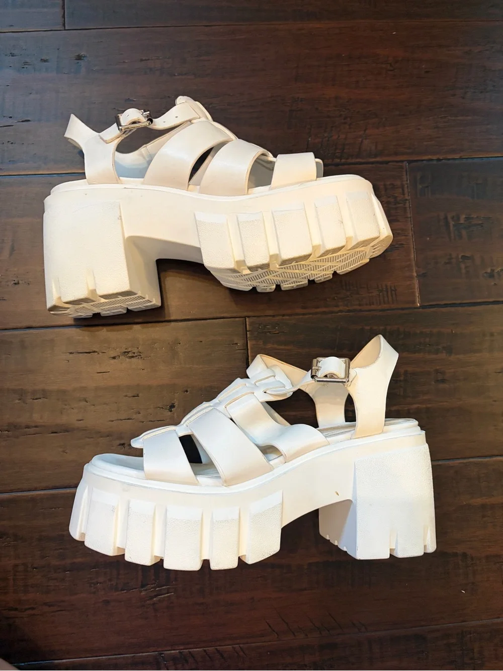 Madden Girl Platform Lug Sandal off white Buckle Strap 90s Y2K chunky block heel